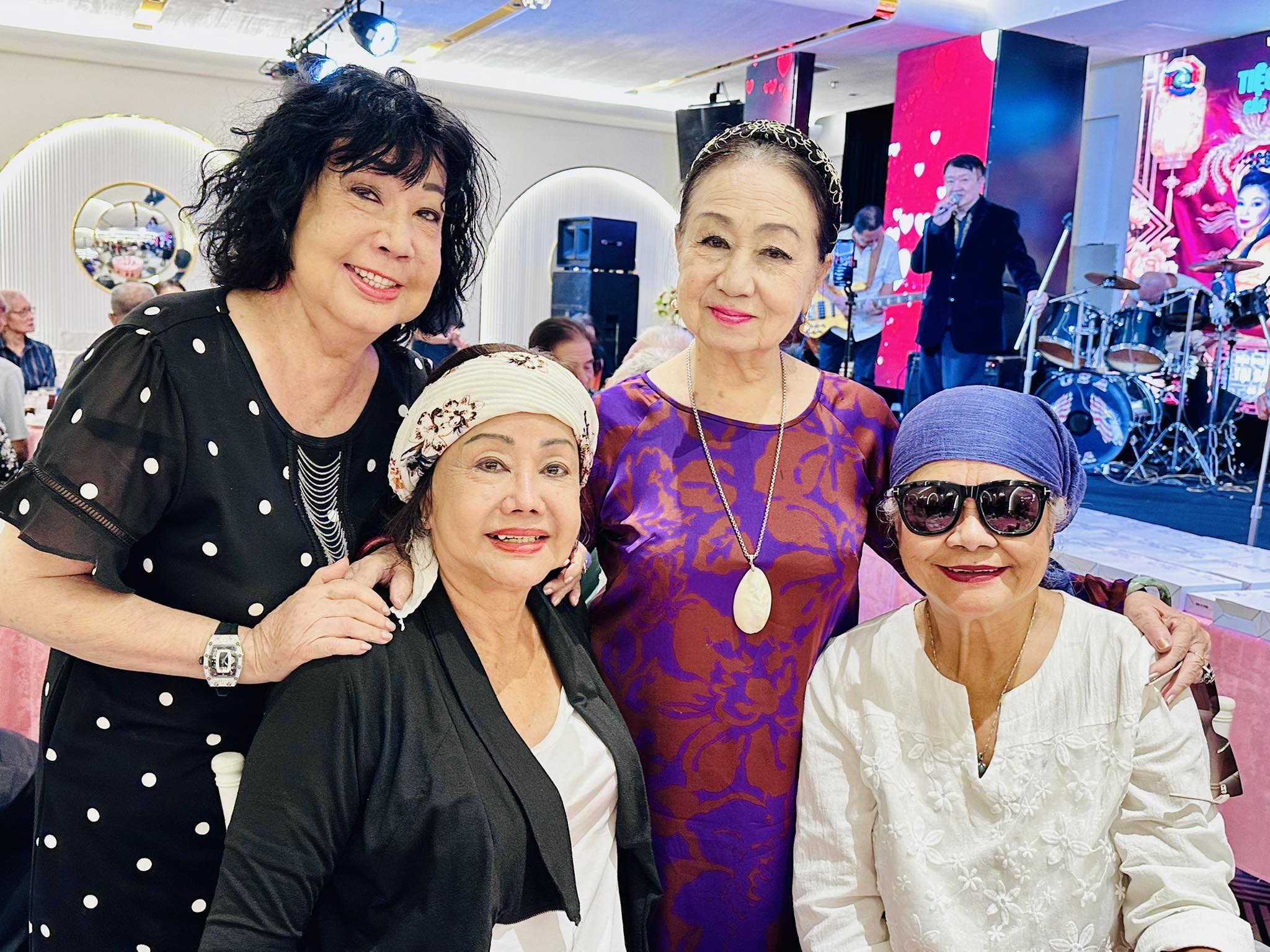 Tú Trinh, Kiều Phượng Loan, Mỹ Chi – cuộc hội ngộ bất ngờ với ca khúc "Lệ đá" - Ảnh 4.