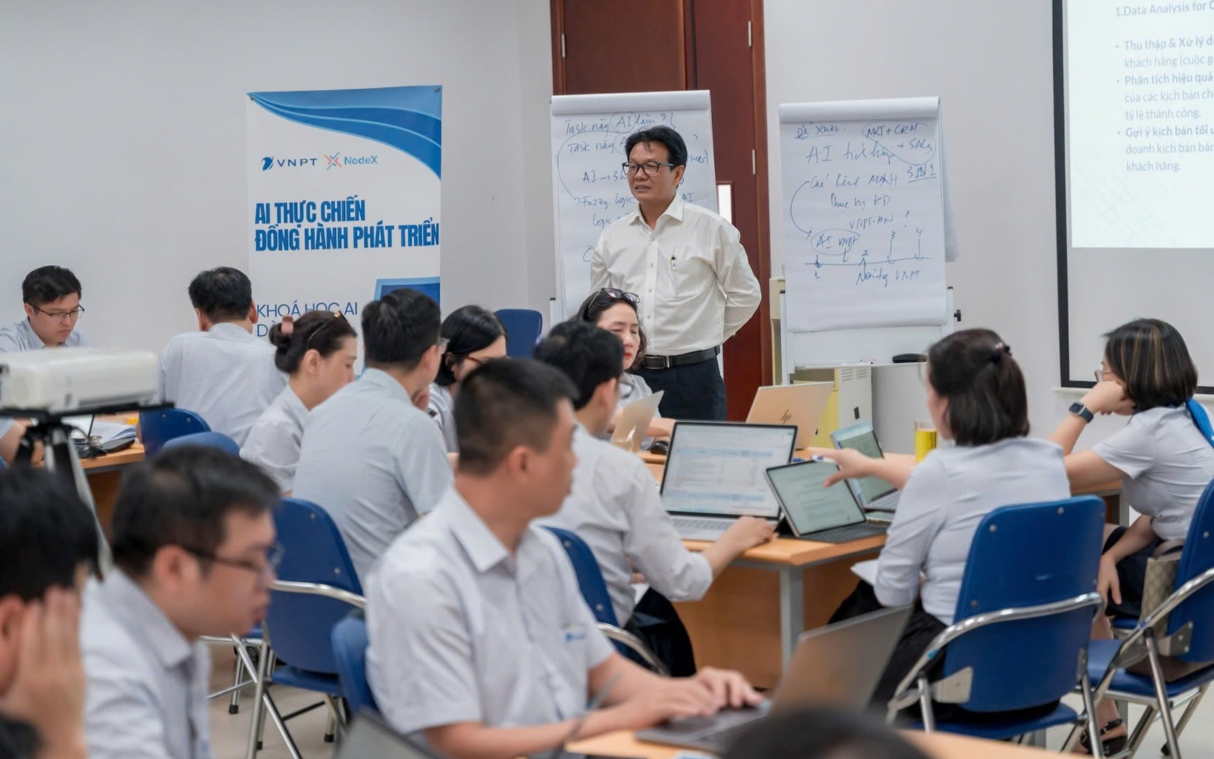 Công chức loại A3 hưởng hệ số lương thế nào? - Ảnh 3.