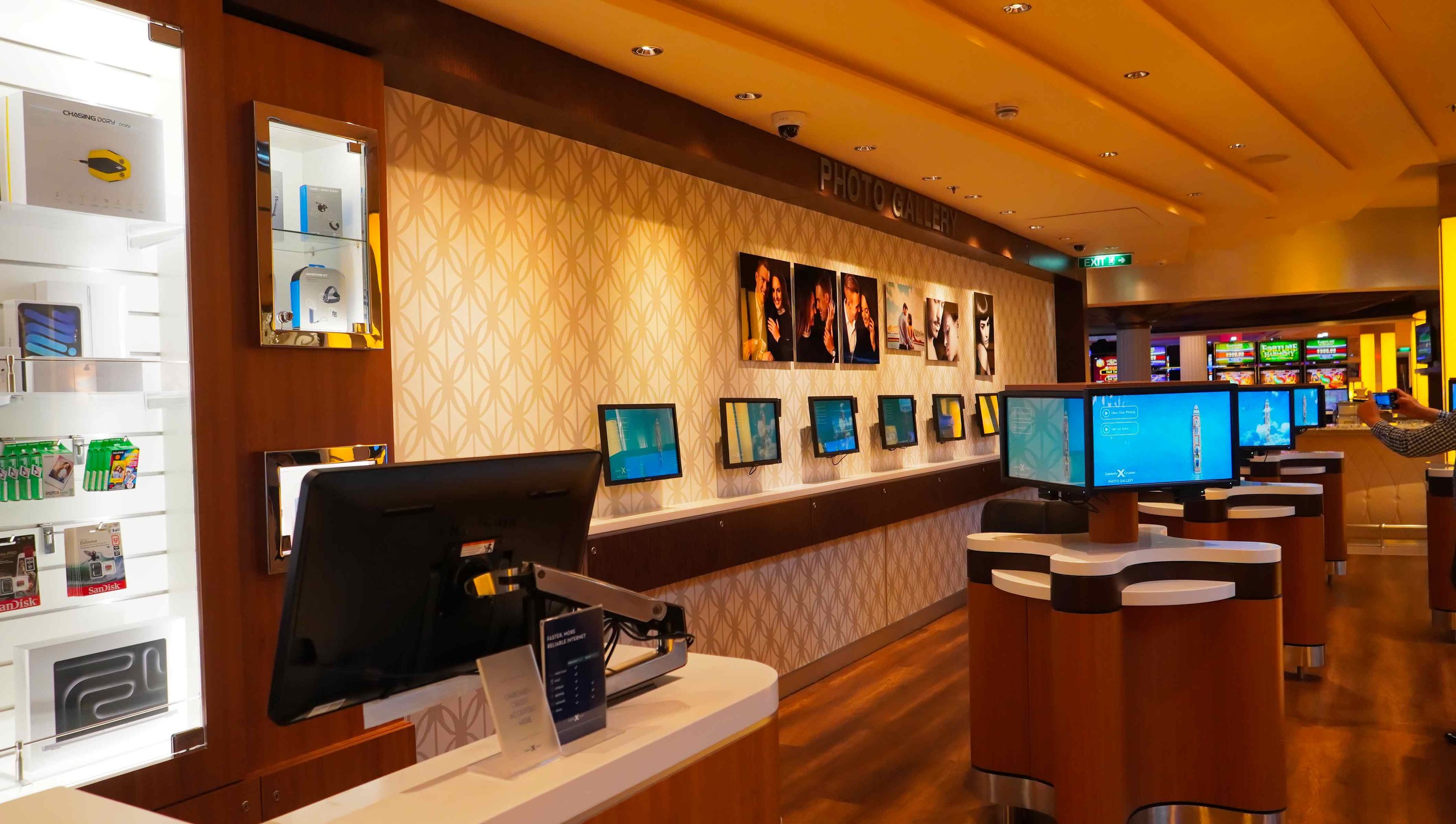 Tàu Celebrity Solstice trở lại Việt Nam mang theo 2 . 500 Du khách khám phá TPHCM - Ảnh 9.