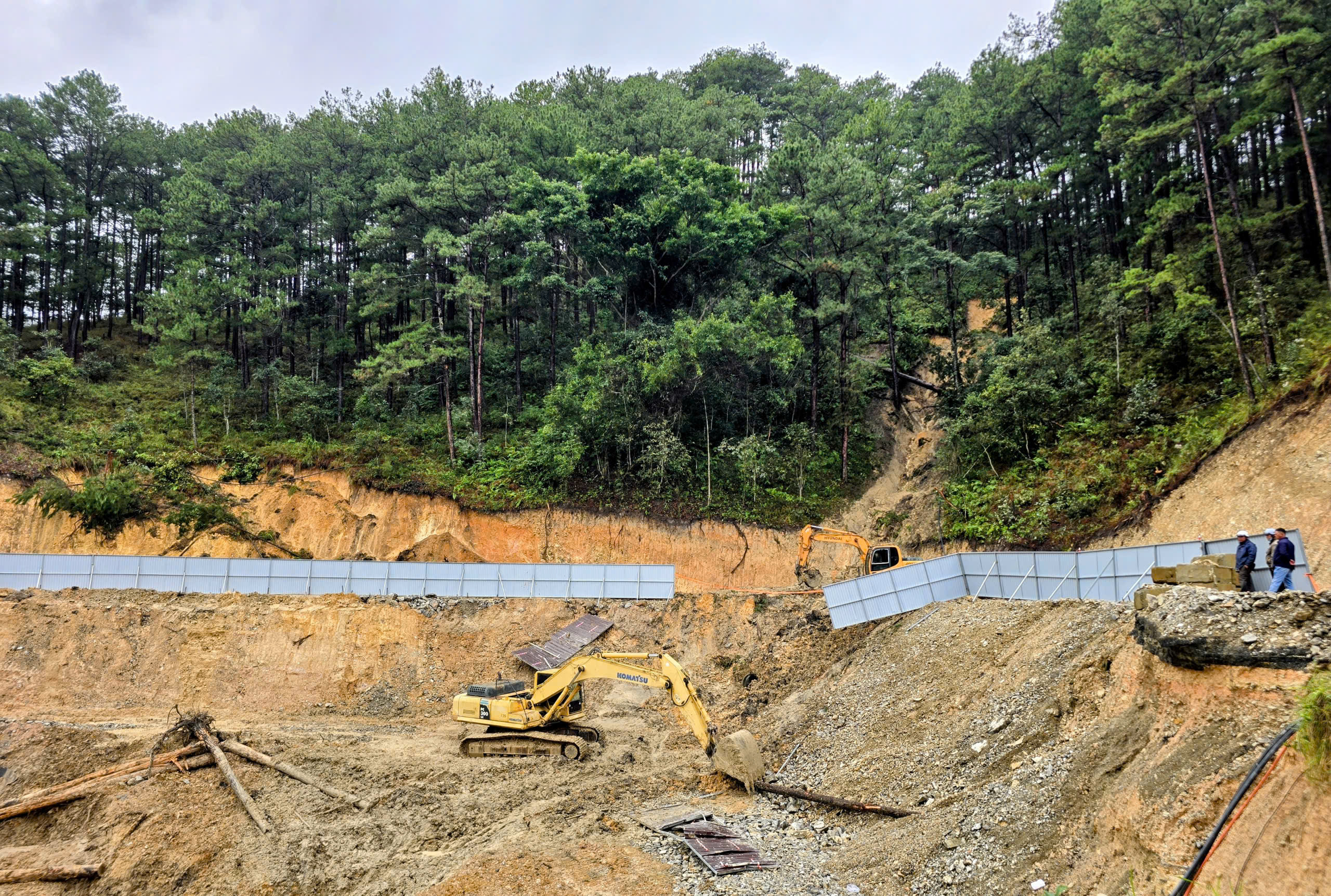 Đèo Mimosa vừa thông lại sạt lở, người dân nên đi đèo Prenn hoặc Saco Tuyền Lâm - Ảnh 6.