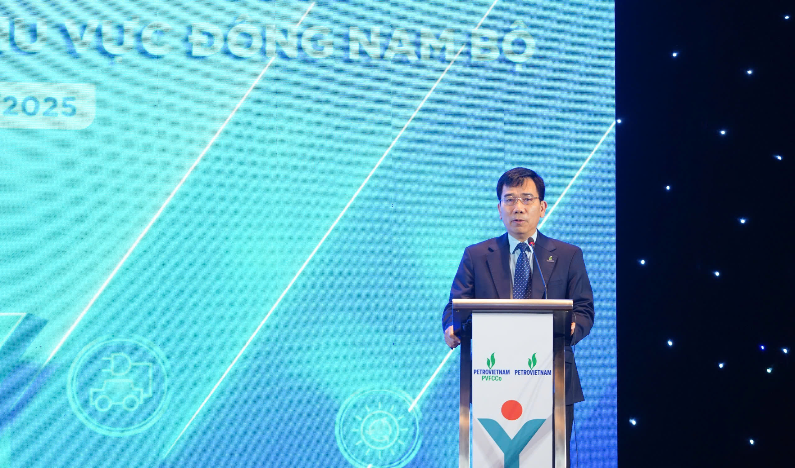 TPHCM áp dụng bốn nhóm giải pháp giảm ô nhiễm từ xe Diesel - Ảnh 3.