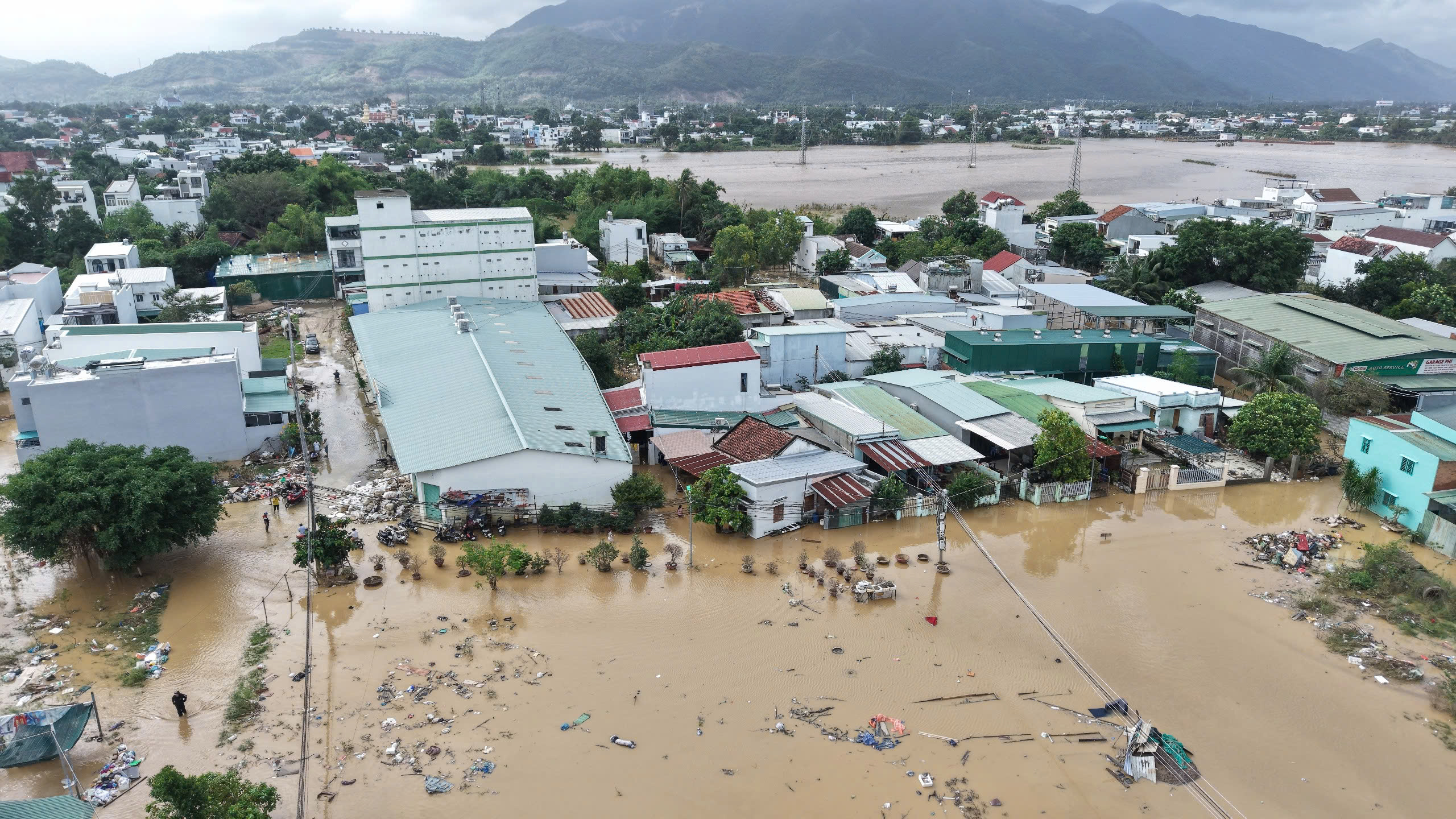 Lũ trên sông Cái Nha Trang đạt đỉnh, lũ rút chậm - Ảnh 6.