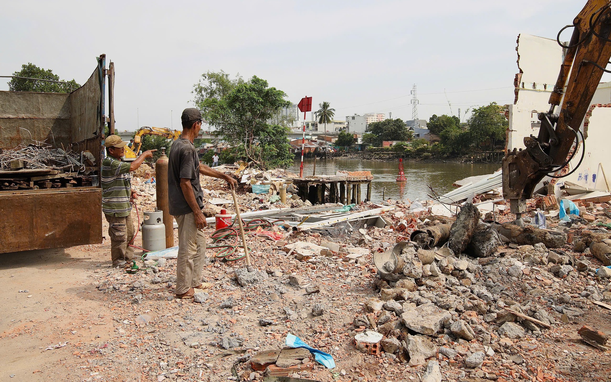 TPHCM: Sắp hoàn thành giải phóng mặt bằng bờ Bắc kênh Đôi - Ảnh 2.