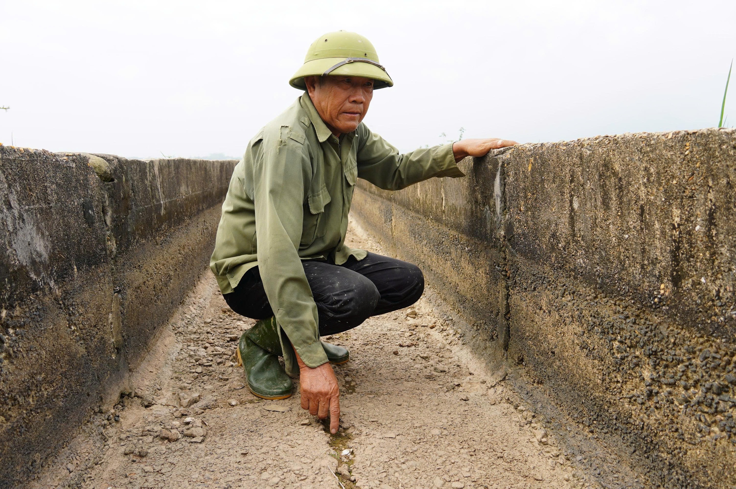 Tuyến kênh gần 30 năm tuổi xuống cấp, dân vùng quê ở Quảng Trị "kêu cứu" - Ảnh 3.