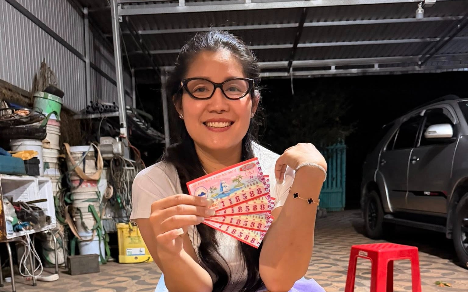 Xổ số miền Nam: Độc đắc “nổ” 2 ngày liên tiếp ở Tây Ninh gây sốt mạng xã hội - Ảnh 2. Xổ số miền Nam: Độc đắc “nổ” 2 ngày liên tiếp ở Tây Ninh gây sốt mạng xã hội - Ảnh 2.