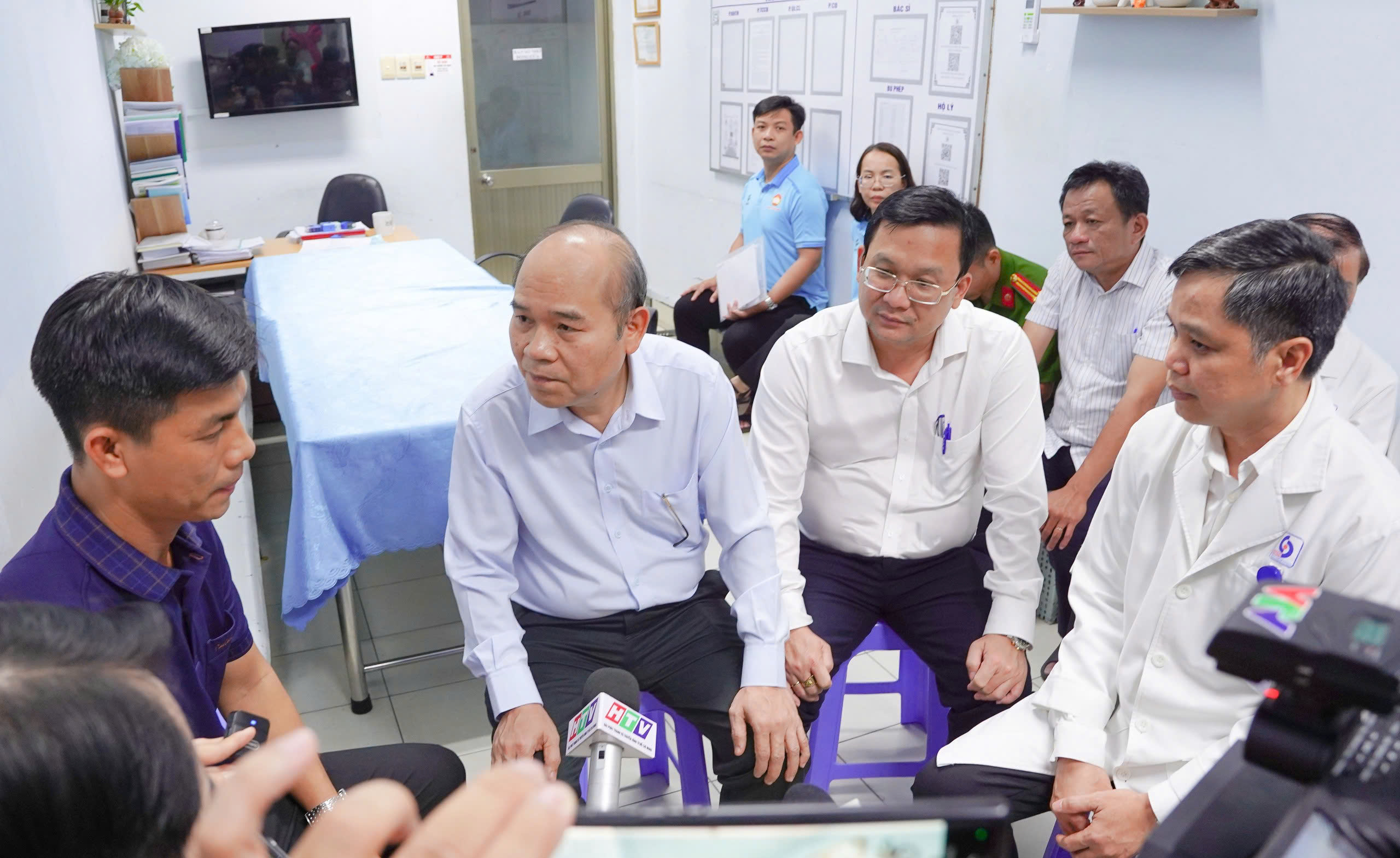 Nạn nhân vụ cháy đường Trần Hưng Đạo, TP HCM thở ECMO - Ảnh 2.