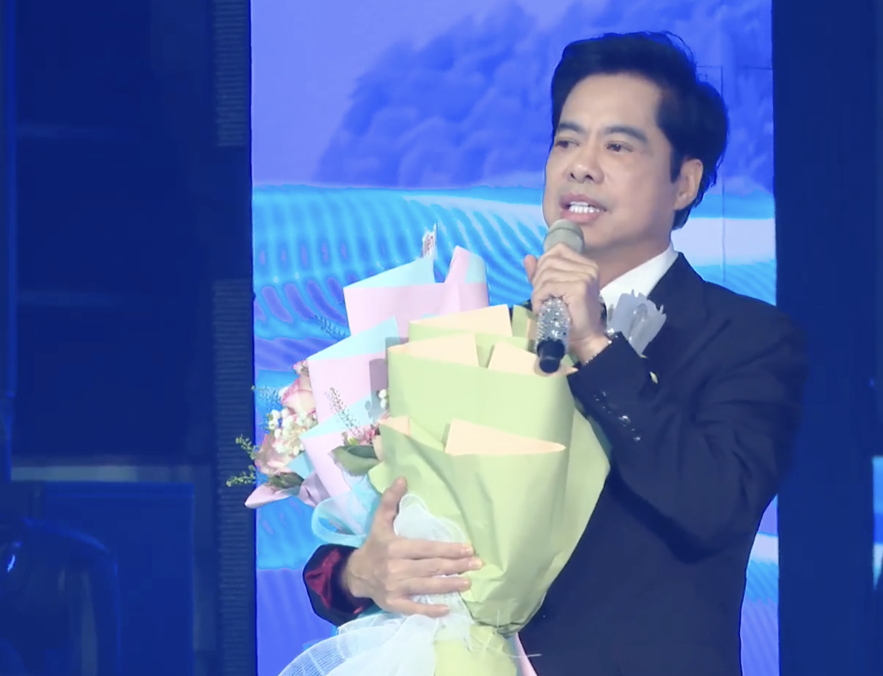 "Tình người giữa bão lũ" kết nối tấm lòng hướng về miền Trung - Ảnh 5.