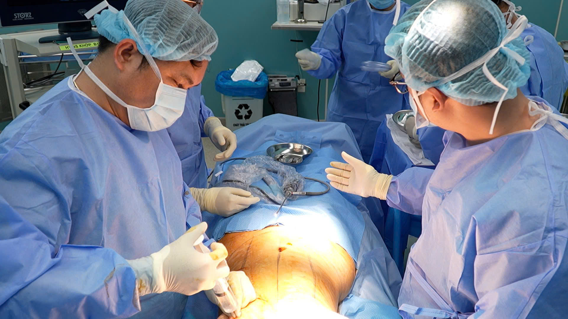 Phẫu thuật thẩm mỹ: Không chuẩn bị đủ những điều này, bác sĩ khuyên “đừng mổ” - Ảnh 2.