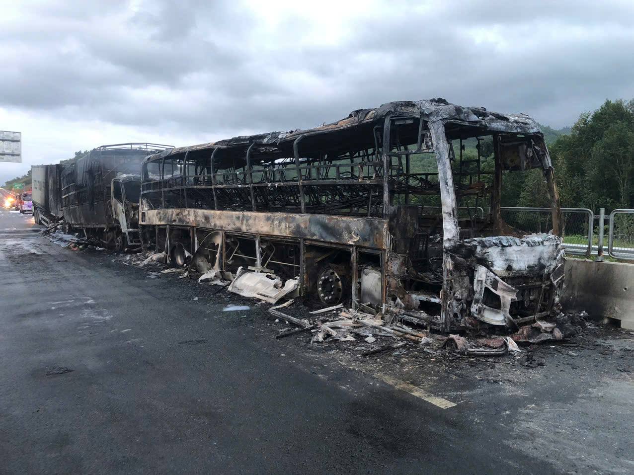 - Ảnh 4. - Ảnh 4.