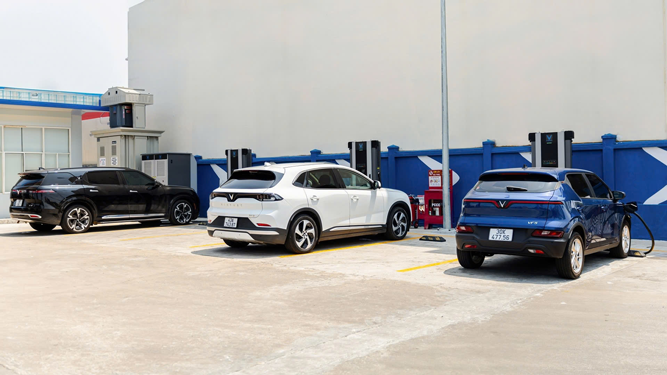 Mở trạm sạc xe điện: Tiềm năng nhưng không "dễ ăn"! - Ảnh 1. Mở trạm sạc xe điện: Tiềm năng nhưng không "dễ ăn"! - Ảnh 1.