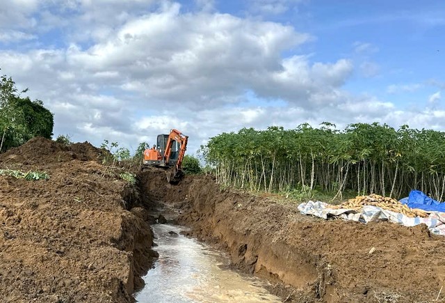 Gia Lai: Hàng chục hộ dân đã được trở về nhà sau khi khơi thông nước lũ - Ảnh 1.