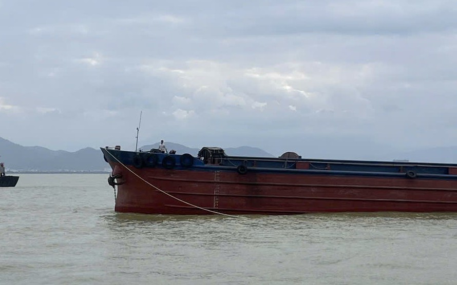 Giải cứu 2 thanh ni&ecirc;n đi lạc, mắc kẹt tr&ecirc;n n&uacute;i ở Gia Lai - Ảnh 2.