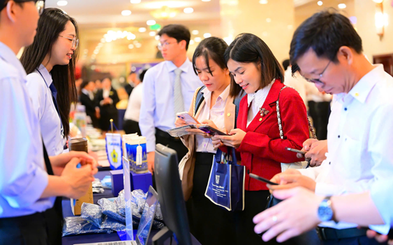 Cú hích thể chế để bứt phá - Ảnh 2.