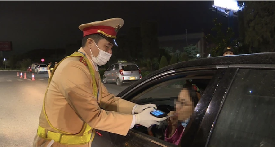 CSGT phát hiện hơn 2 . 400 Trường hợp vi phạm nồng độ cồn trong ngày 7 - 12 - Ảnh 1.