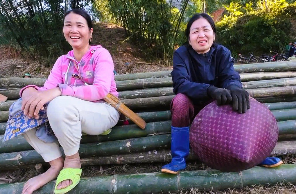 Cả bản cùng nhau dựng cầu vượt sông ở Thanh Hóa - Ảnh 9.