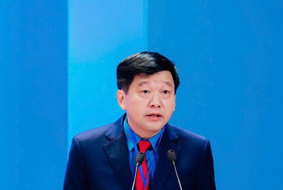 Ông Kha Văn Tám tái đắc cử Chủ tịch LĐLĐ tỉnh Nghệ An - Ảnh 1. Ông Kha Văn Tám tái đắc cử Chủ tịch LĐLĐ tỉnh Nghệ An - Ảnh 1.