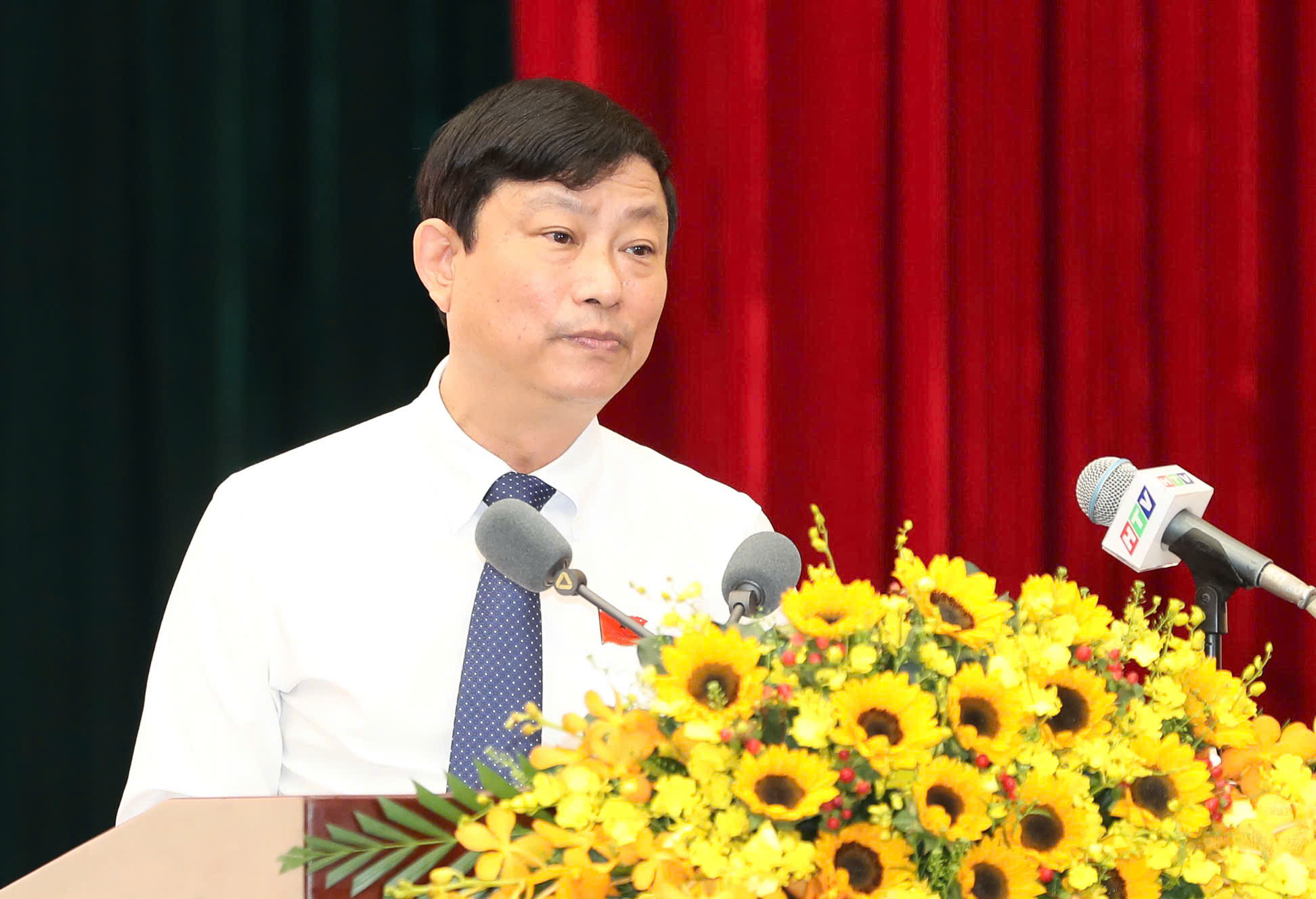 Khai mạc kỳ họp thứ 6 HĐND TPHCM: Quyết nghị nhiều vấn đề quan trọng của thành phố - Ảnh 2.