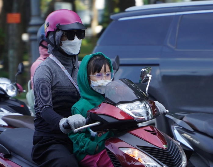 Dự báo thời tiết hôm nay, 8-12: TPHCM và Nam Bộ se lạnh, nhiệt độ giảm - Ảnh 1.