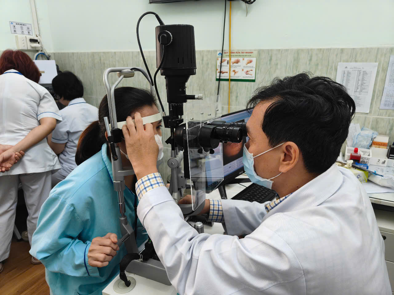 12 người tìm lại được ánh sáng từ từ thuật ghép giác mạc - Ảnh 3.