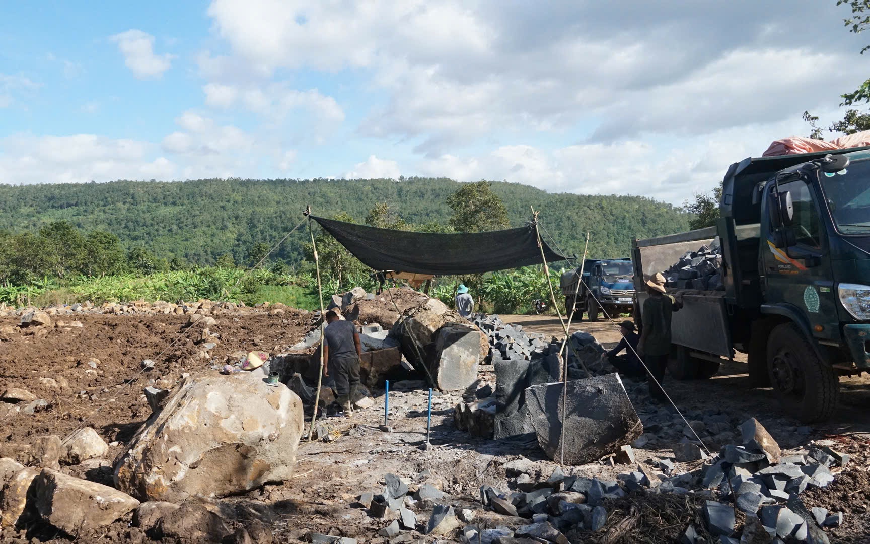 Tỉnh Gia Lai quyết liệt chặn đứng tình trạng khai thác đá trái phép tại xã Bờ Ngoong - Ảnh 1. Tỉnh Gia Lai quyết liệt chặn đứng tình trạng khai thác đá trái phép tại xã Bờ Ngoong - Ảnh 1.
