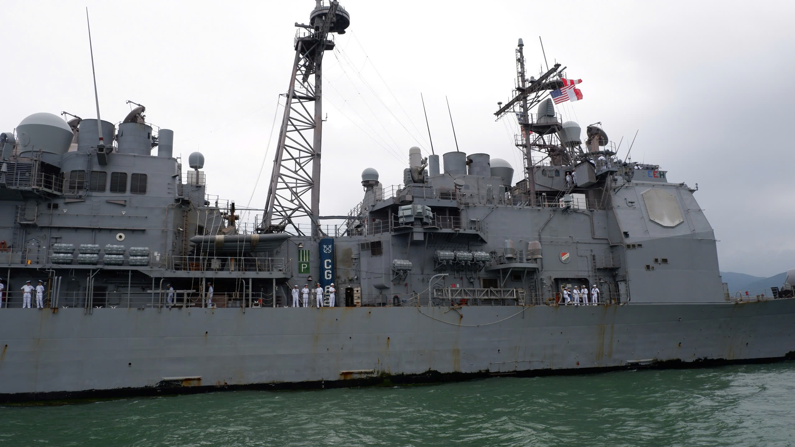 Kh&aacute;m ph&aacute; t&agrave;u tuần dương USS Robert Smalls trong chuyến thăm Đ&agrave; Nẵng của Hải qu&acirc;n Mỹ - Ảnh 2.