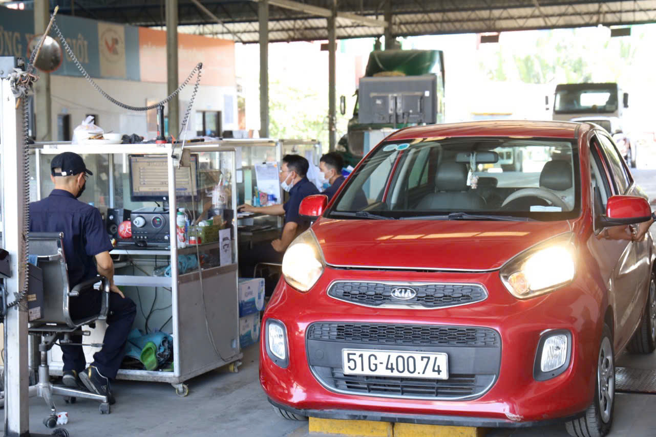 TPHCM thúc đăng kiểm chuẩn bị cho bộ tiêu chuẩn khí thải - Ảnh 1.