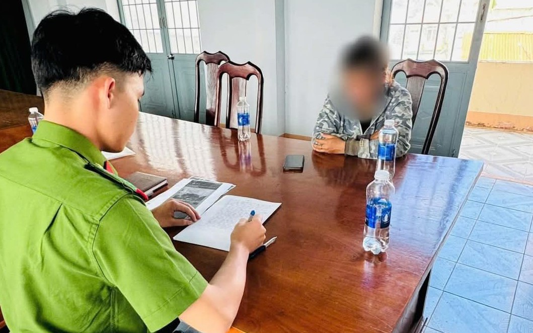 Người đàn ông đăng video "lấy xương người nấu cao" gây hoang mang dư luận- Ảnh 2.
