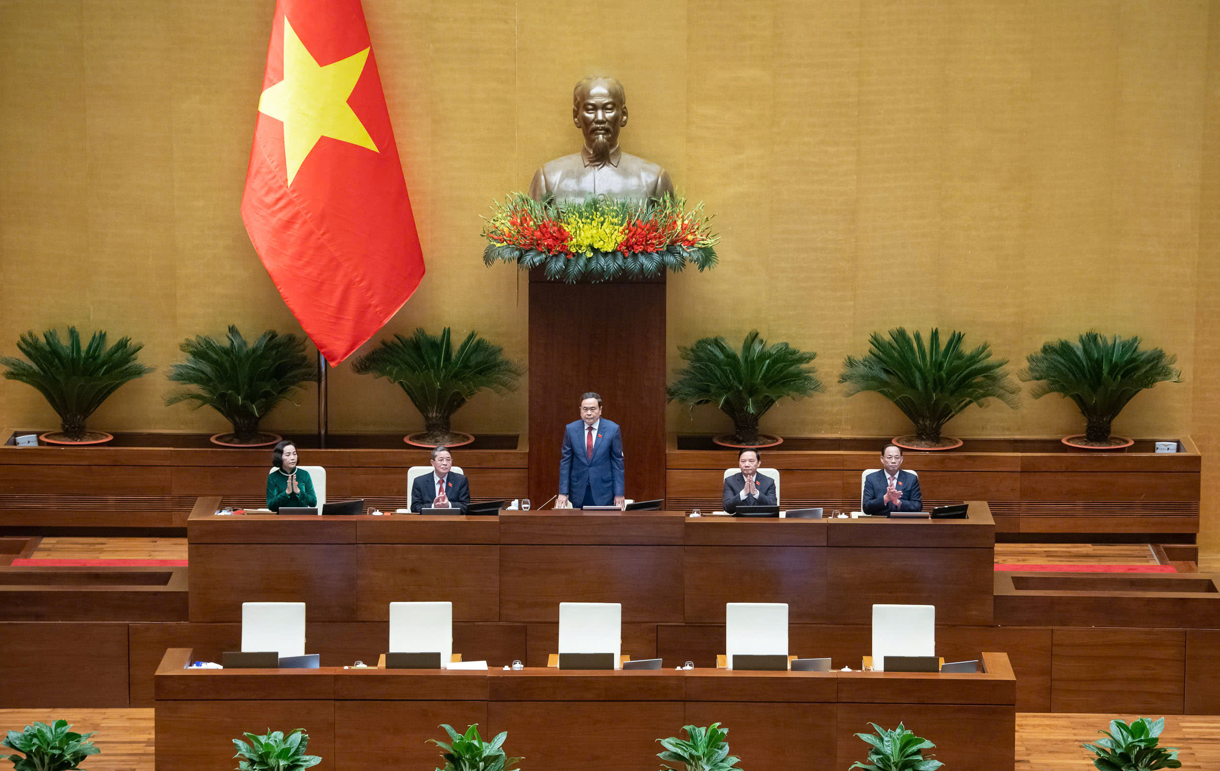 Quốc hội họp về công tác nhân sự và lễ tuyên thệ nhậm chức - Ảnh 1.