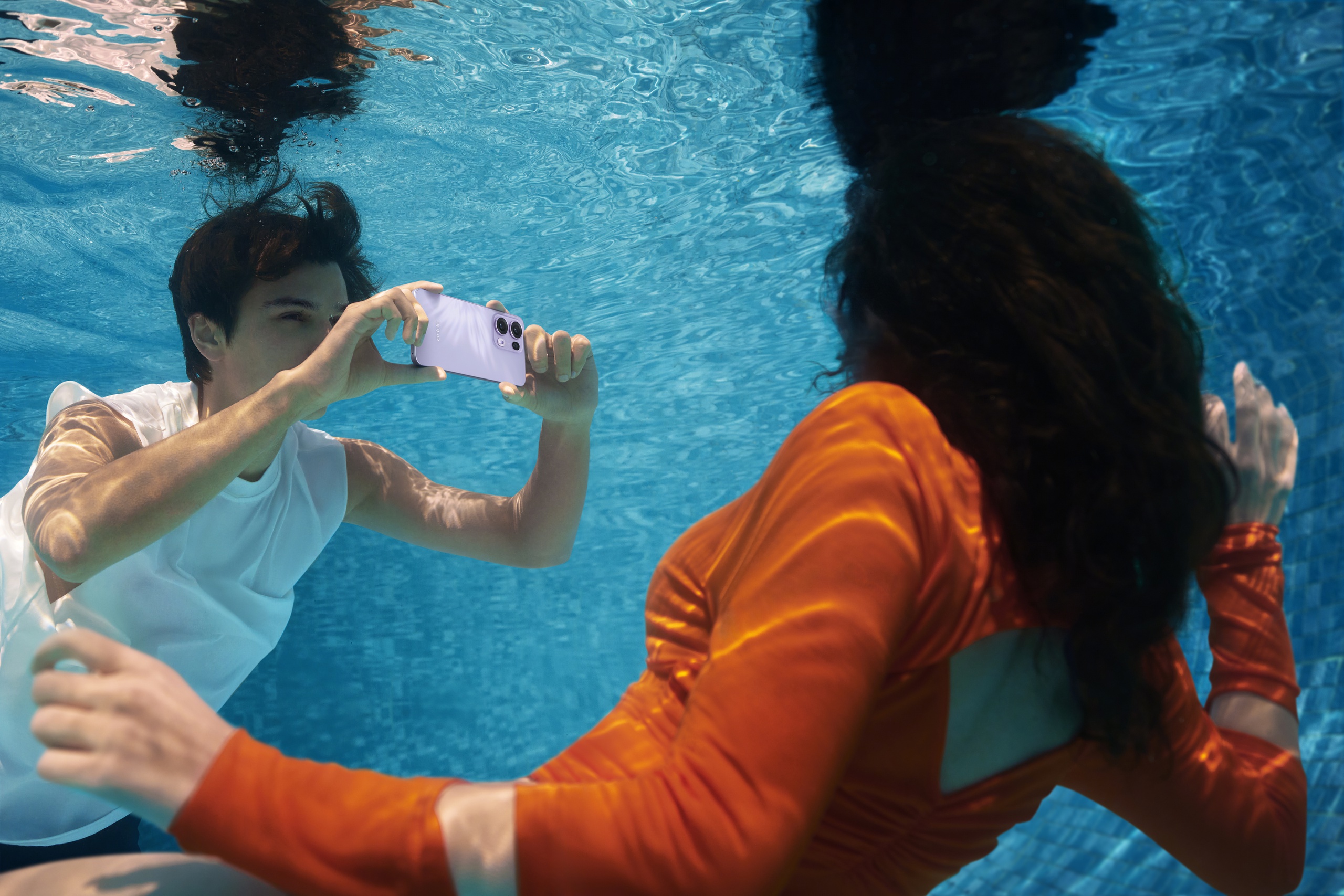 “AI expert” smartphone with the ability to take photos and record videos underwater Photo: OPPO Smartphone “chuyên gia AI” với khả năng chụp ảnh, quay phim dưới nướcẢnh: OPPO