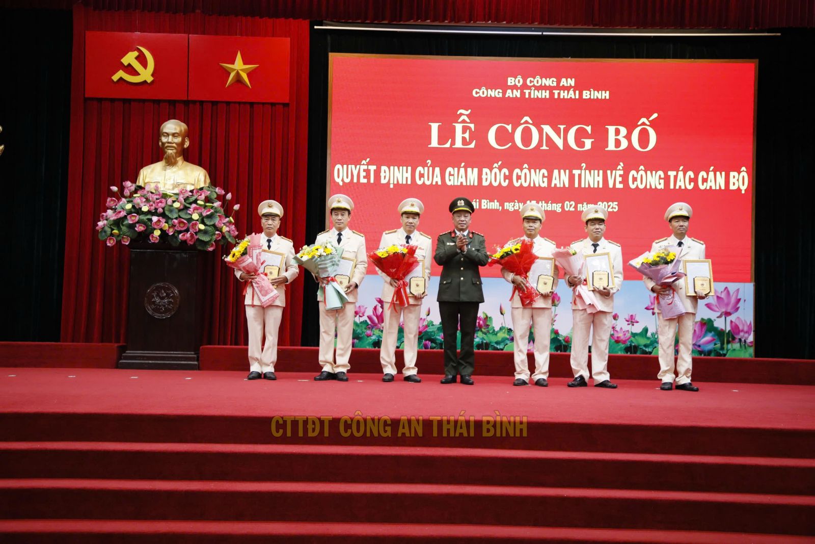 6 lãnh đạo công an ở Thái Bình xin nghỉ hưu trước tuổi- Ảnh 1. 6 lãnh đạo công an ở Thái Bình xin nghỉ hưu trước tuổi- Ảnh 1.