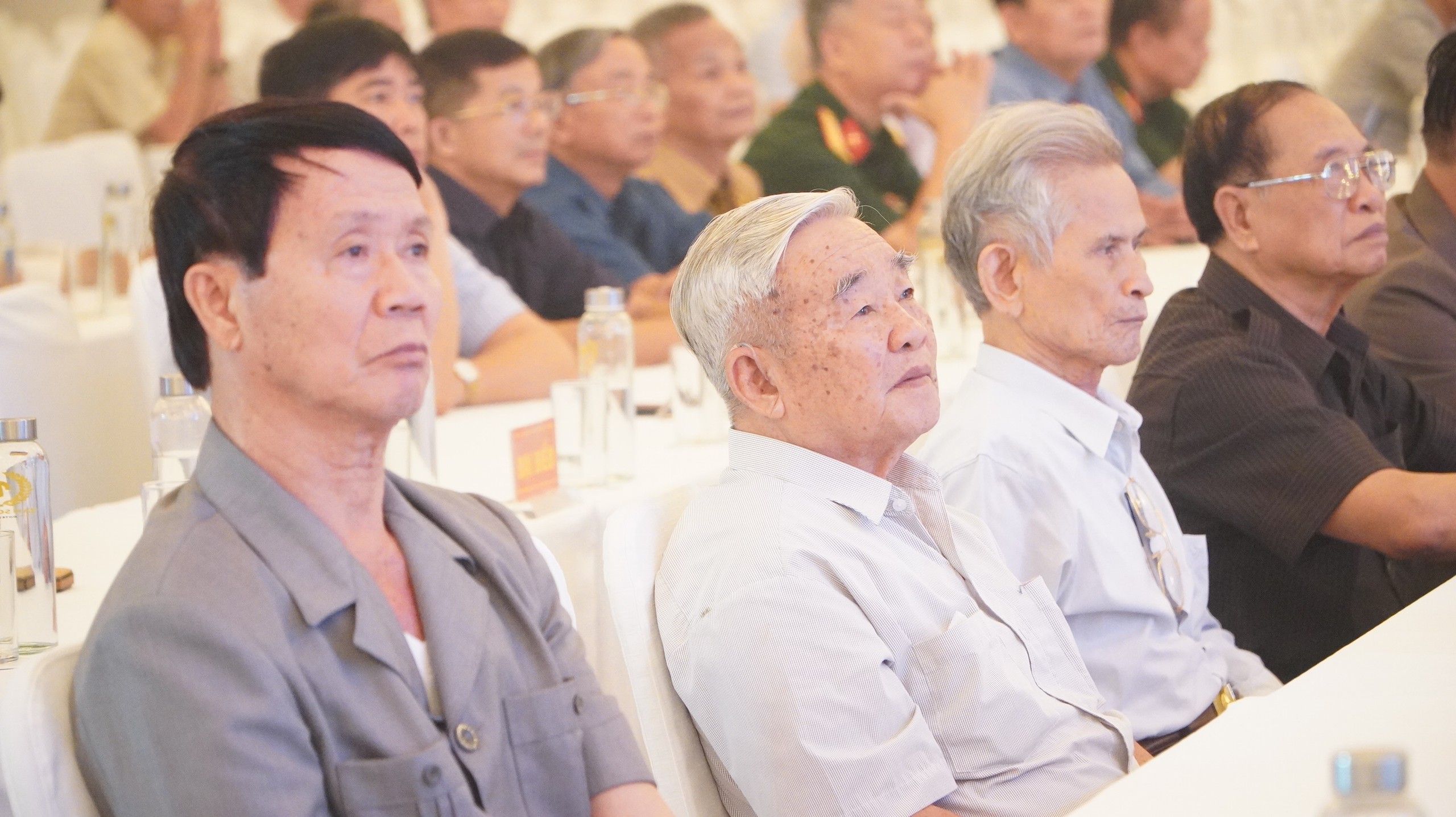 Quân khu 7 gặp mặt hơn 1.000 cán bộ cao cấp Quân đội nghỉ hưu, nghỉ công tác- Ảnh 5. Quân khu 7 gặp mặt hơn 1.000 cán bộ cao cấp Quân đội nghỉ hưu, nghỉ công tác- Ảnh 5.