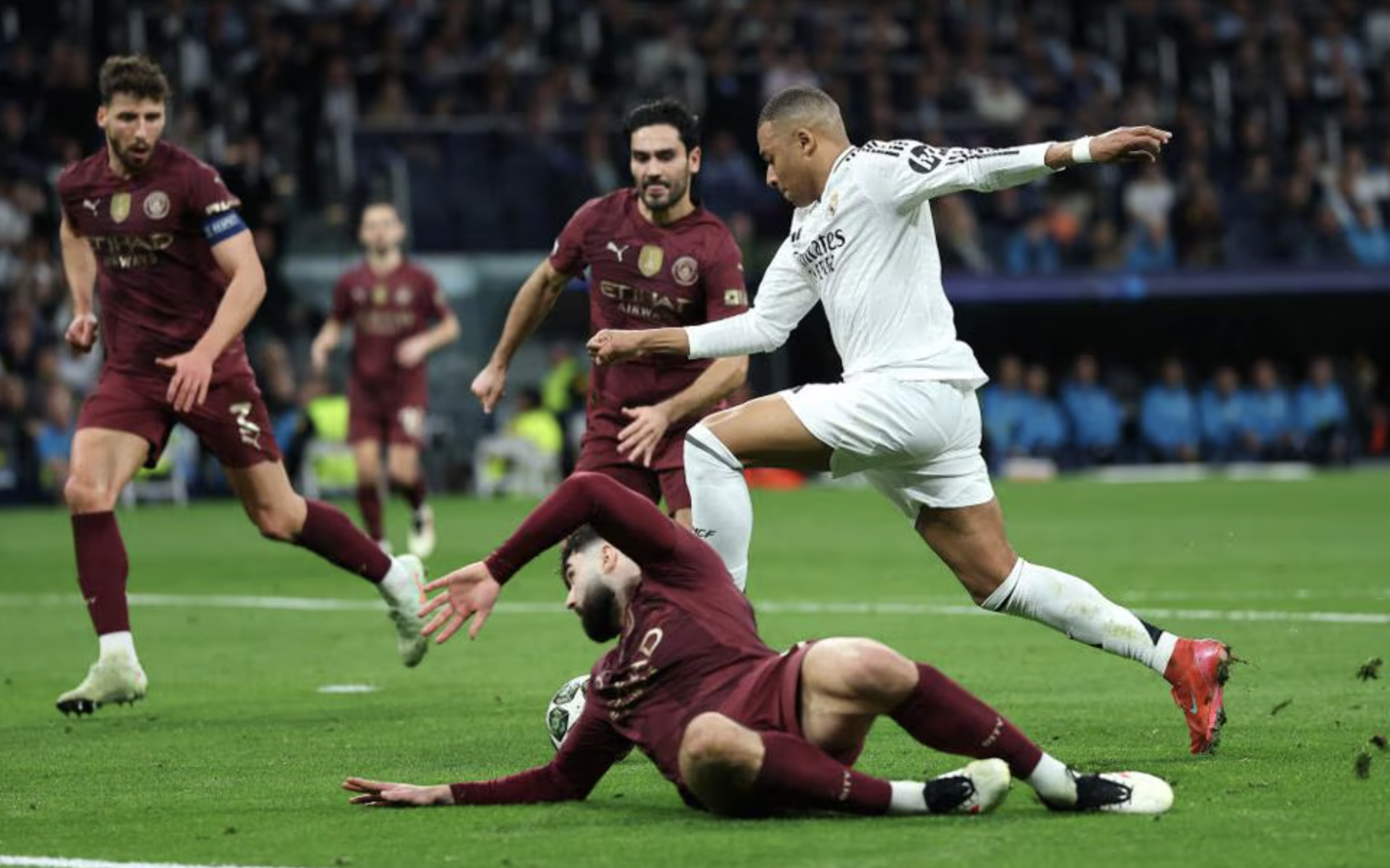 Mbappe lập hat-trick siêu hạng, Real Madrid quật ngã Man City ở Champions League