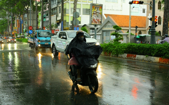 Thời tiết TP HCM hôm nay, 21-2: Ban ngày trời nắng, chiều tối mưa dông- Ảnh 1.