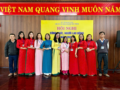 Cán bộ, công chức Chi cục An toàn vệ sinh thực phẩm tỉnh Quảng Nam luôn phấn đấu hoàn thành chức trách, nhiệm vụ được giao. (Ảnh do đơn vị cung cấp)