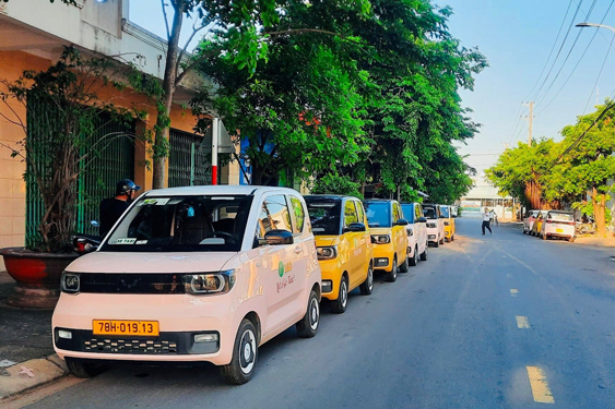 Taxi điện giá rẻ của hãng Let’s Go Taxi ở tỉnh Phú Yên