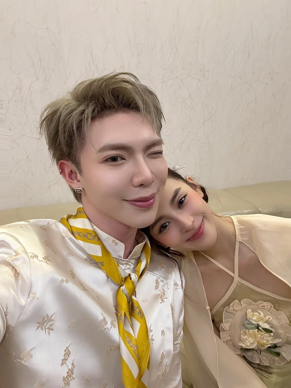 Drama hậu "Bộ tứ báo thủ": Erik bất ngờ xuất hiện, cướp cô dâu khỏi tay Quốc Anh- Ảnh 1. Drama hậu "Bộ tứ báo thủ": Erik bất ngờ xuất hiện, cướp cô dâu khỏi tay Quốc Anh- Ảnh 1.