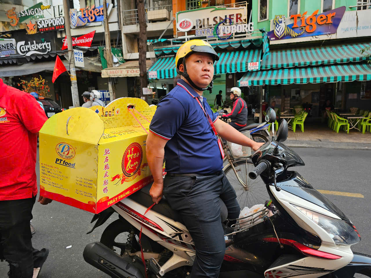 Bánh thần tài, heo quay cúng khai trương Bánh thần tài, heo quay cúng khai trương