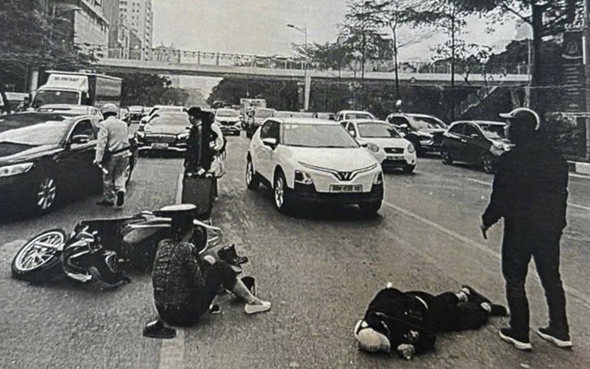 Cảnh sát giao thông biểu dương tài xế ô tô 2 lần… vượt đèn đỏ- Ảnh 2.