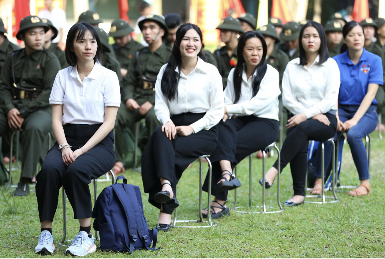 TP HCM: Hơn 4.000 công dân nhận Lệnh gọi nhập ngũ- Ảnh 1. TP HCM: Hơn 4.000 công dân nhận Lệnh gọi nhập ngũ- Ảnh 1.