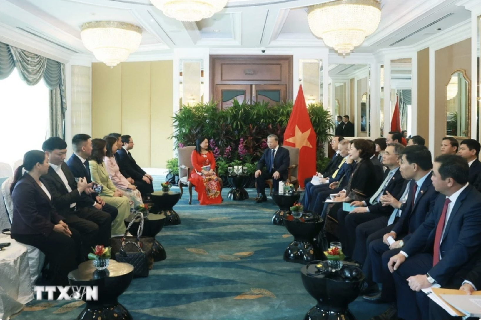 Tổng Bí thư Tô Lâm tiếp các doanh nghiệp tiêu biểu tại Singapore- Ảnh 1. Tổng Bí thư Tô Lâm tiếp các doanh nghiệp tiêu biểu tại Singapore- Ảnh 1.