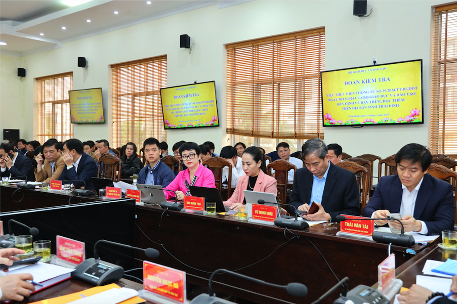 Ministerstvo školství a odborné přípravy: Náhlé ukončení doplňkové výuky ovlivňuje psychologii studentů i rodičů - Obrázek 1. Bộ GD-ĐT: Đột ngột dừng dạy thêm ảnh hưởng tới tâm lý học sinh, phụ huynh- Ảnh 1.