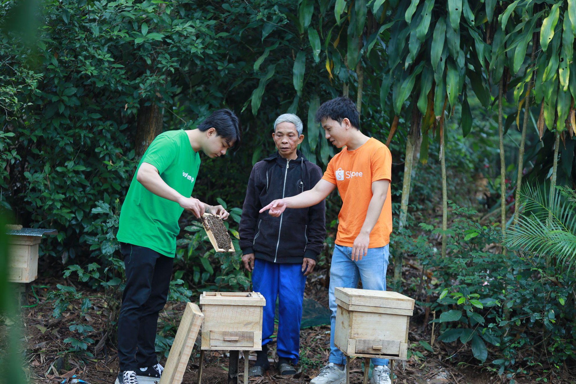 Hàng chục ngàn nhà bán hàng địa phương hưởng lợi từ sáng kiến hỗ trợ kinh tế bản địa của Shopee- Ảnh 3.