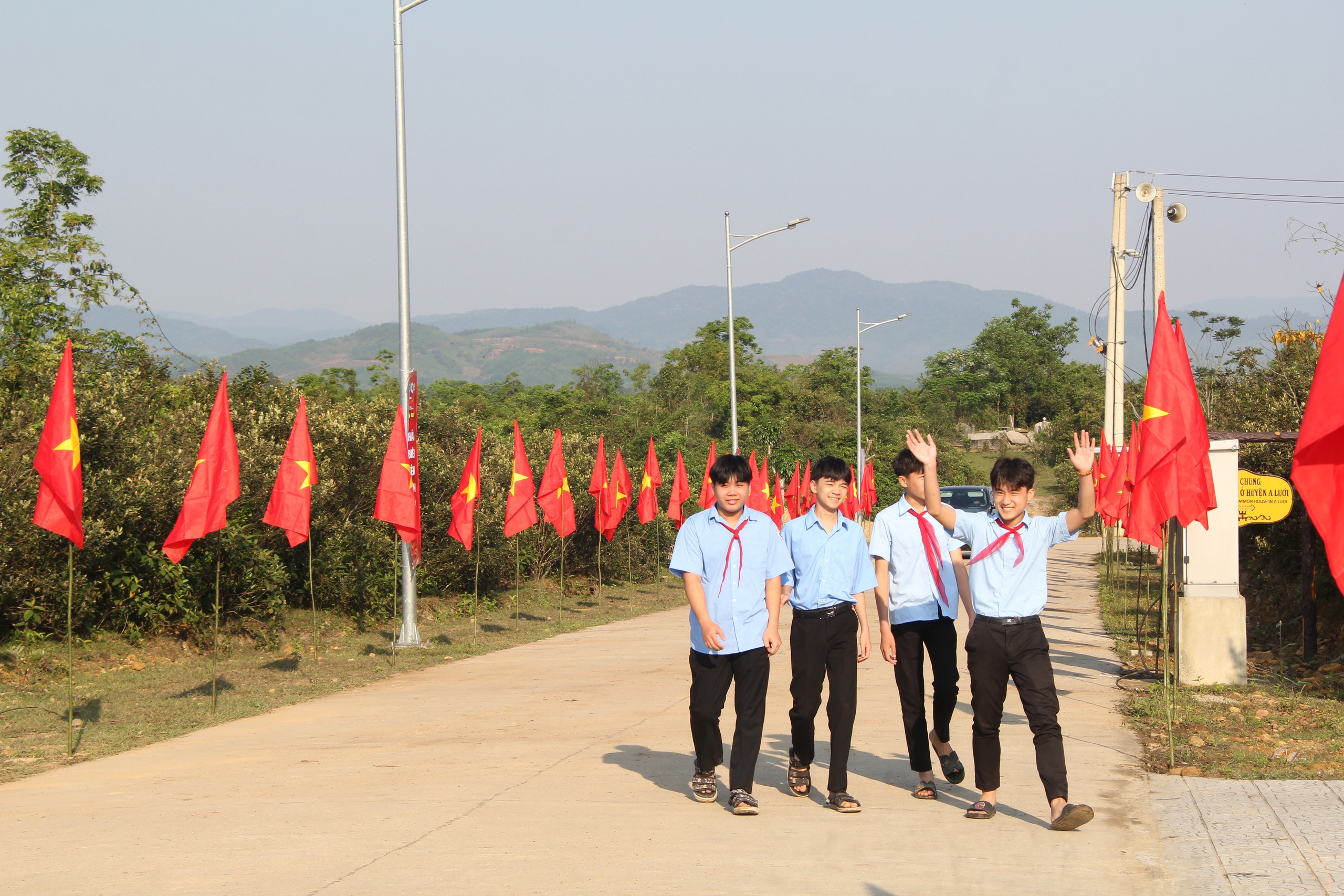 Rộn ràng chương trình “Tháng ba biên giới” tại huyện vùng cao TP Huế- Ảnh 15.