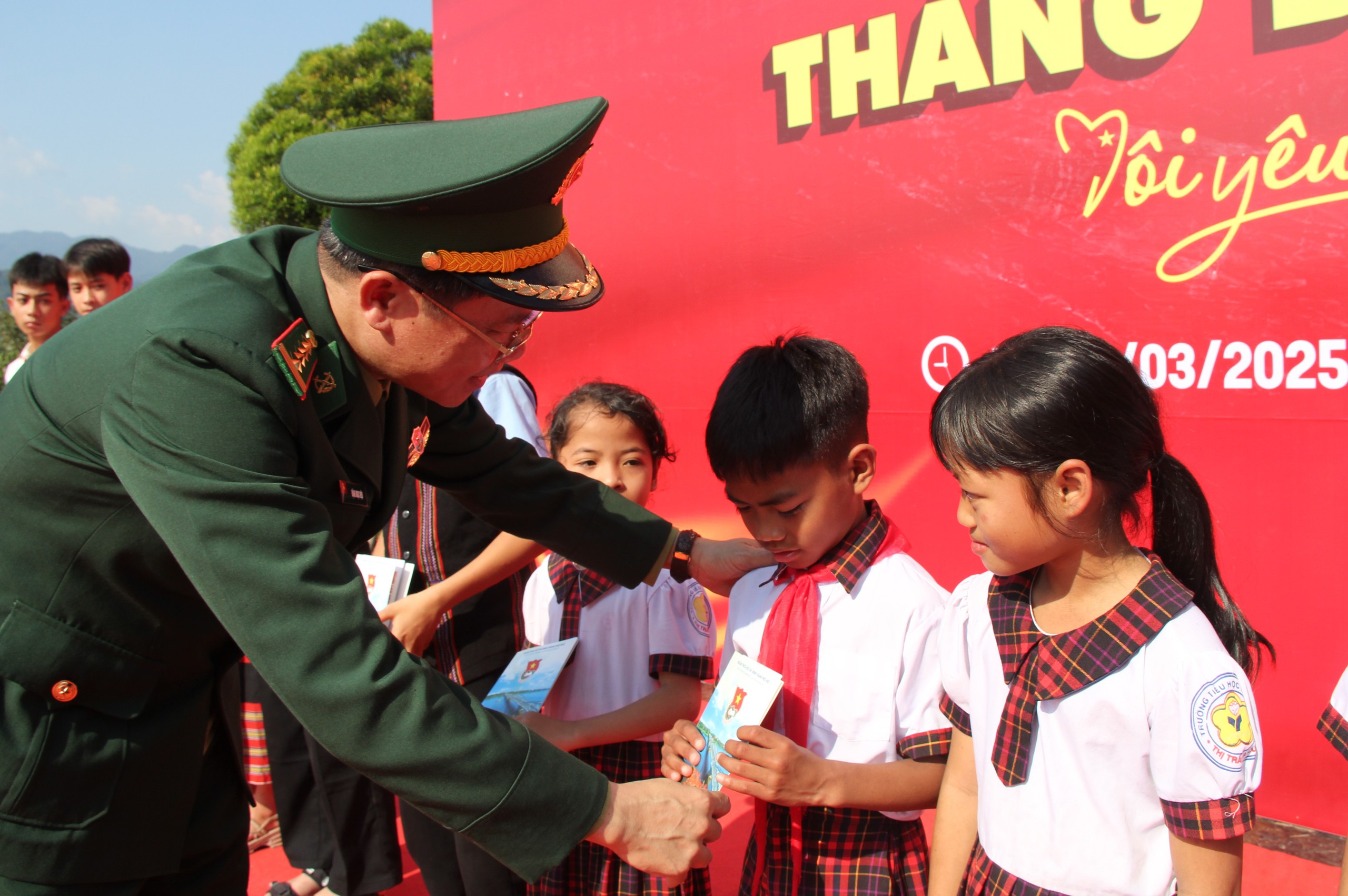 Rộn ràng chương trình “Tháng ba biên giới” tại huyện vùng cao TP Huế- Ảnh 3.