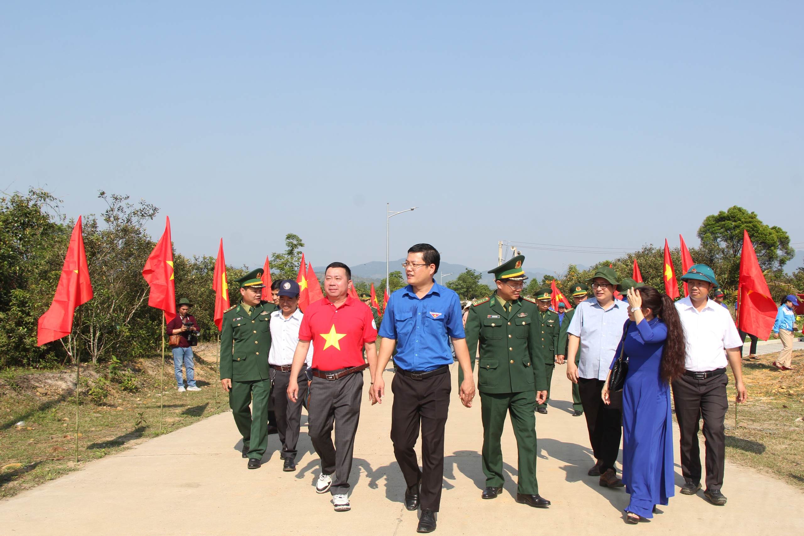 Rộn ràng chương trình “Tháng ba biên giới” tại huyện vùng cao TP Huế- Ảnh 13.