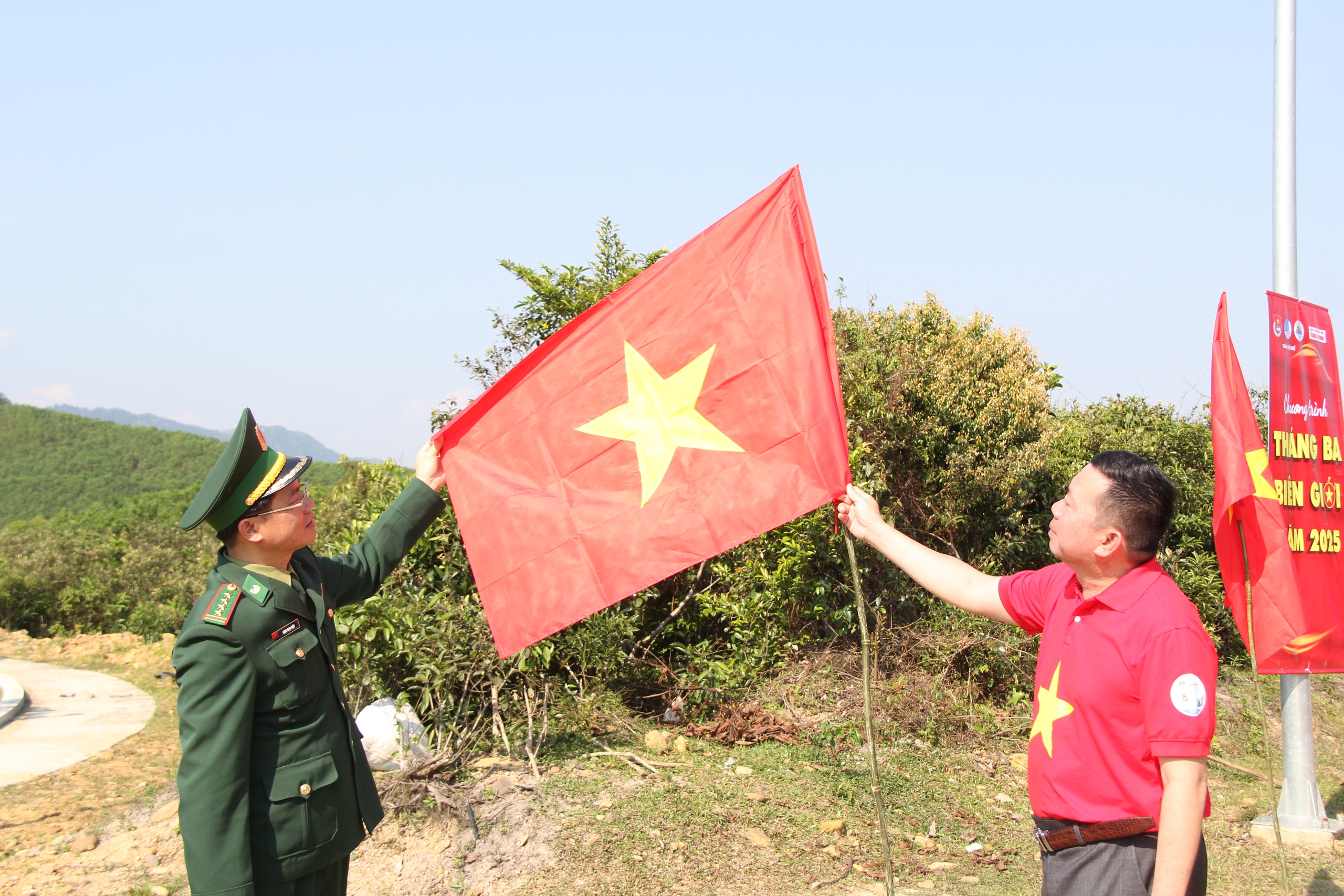 Rộn ràng chương trình “Tháng ba biên giới” tại huyện vùng cao TP Huế- Ảnh 14.