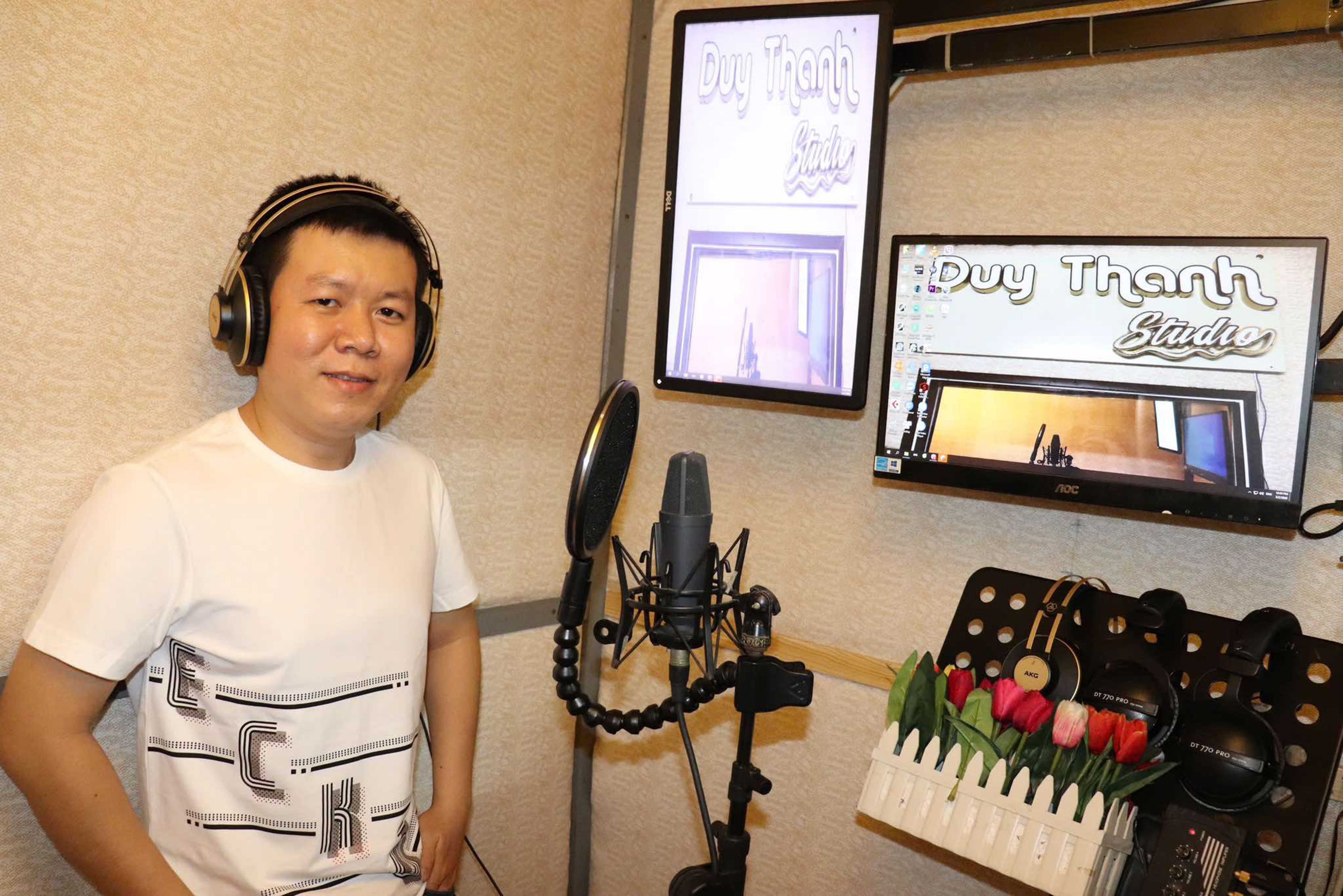 نوازنده نگو دوی تان: پلهای ارتباطی عشق را گرامی بدارید - عکس ۱. Nhạc sĩ Ngô Duy Thanh: Trân quý những chiếc cầu kết nối yêu thương- Ảnh 1.