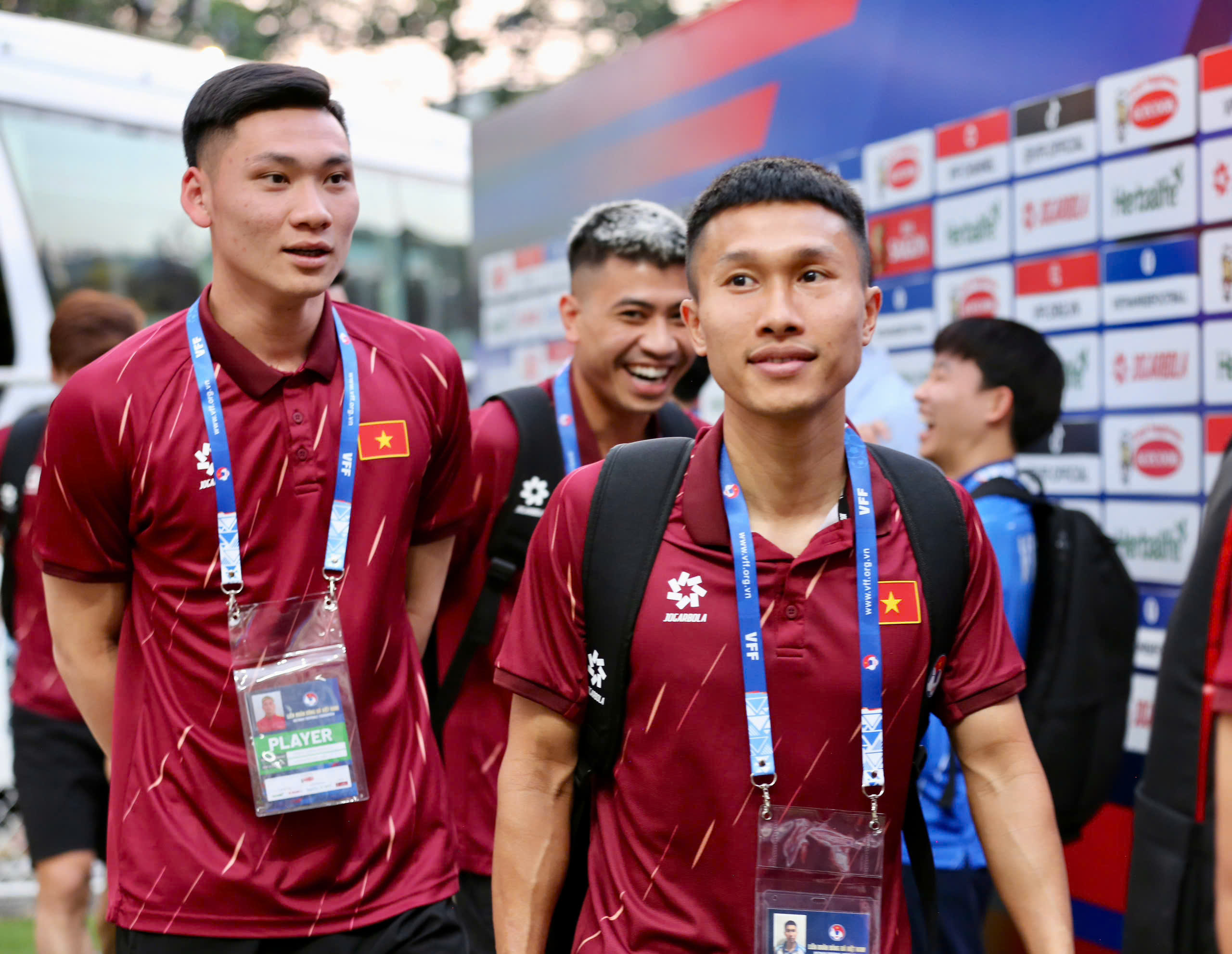 Khán giả Bình Dương "nhuộm màu" sân Gò Đậu, cổ vũ tuyển Việt Nam- Ảnh 17. Khán giả Bình Dương "nhuộm màu" sân Gò Đậu, cổ vũ tuyển Việt Nam- Ảnh 17.