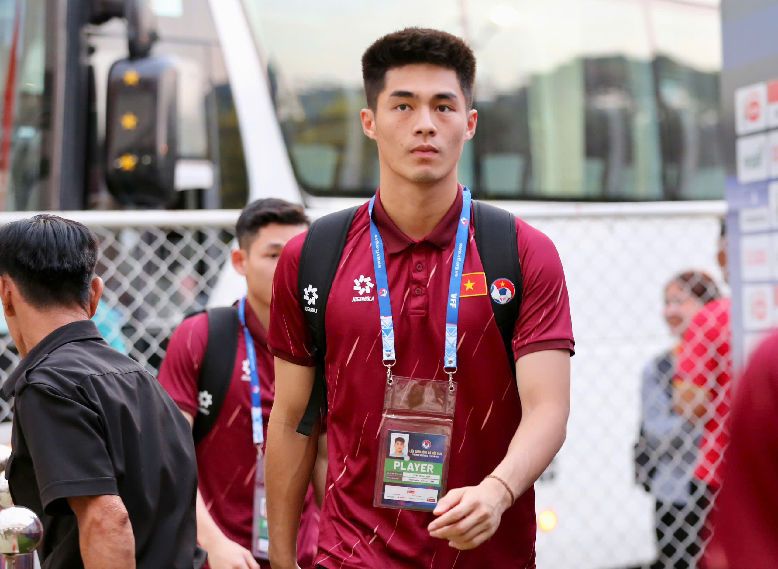 Khán giả Bình Dương "nhuộm màu" sân Gò Đậu, cổ vũ tuyển Việt Nam- Ảnh 16. Khán giả Bình Dương "nhuộm màu" sân Gò Đậu, cổ vũ tuyển Việt Nam- Ảnh 16.