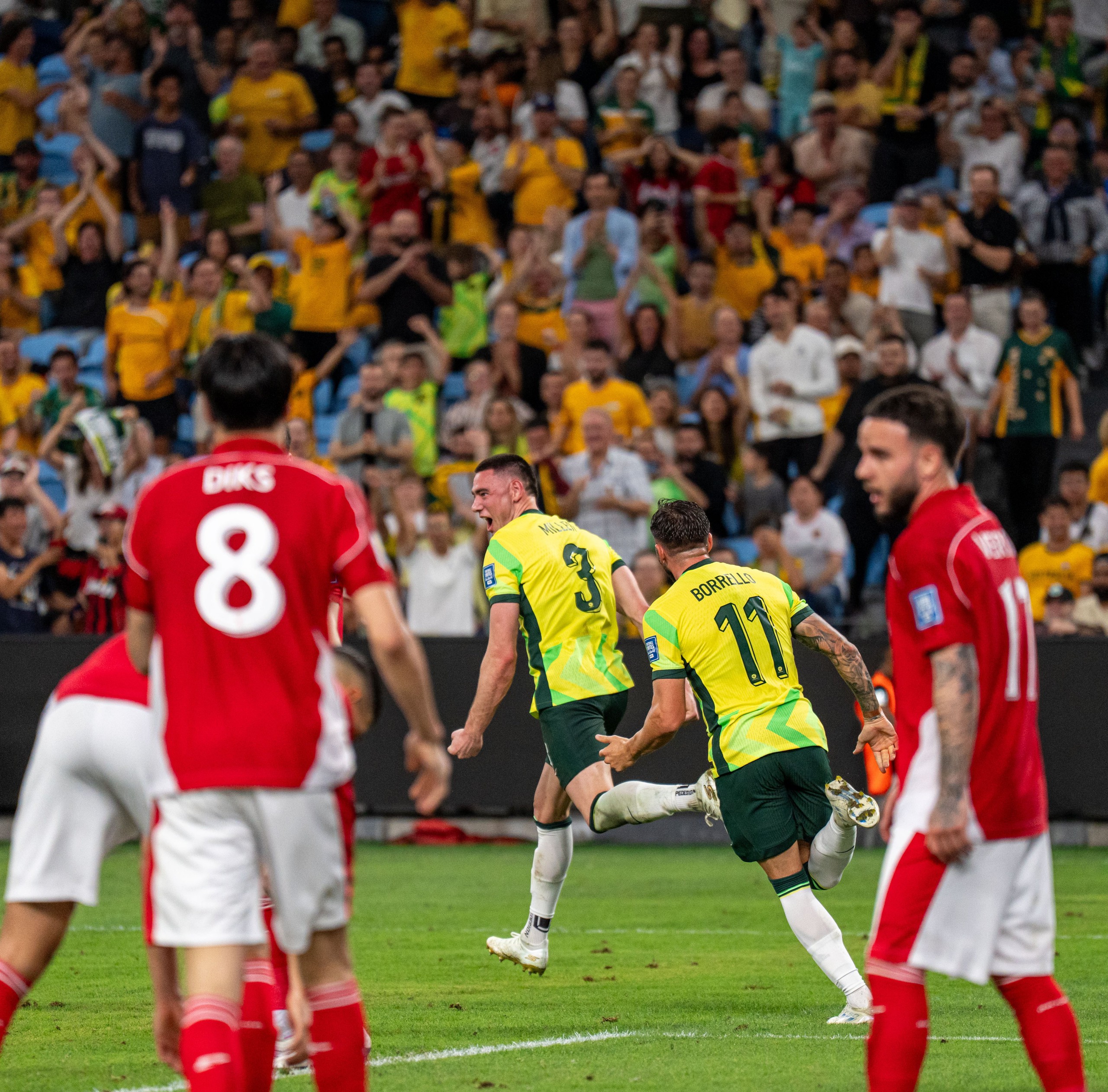 Indonesia thua thảm Úc, Kluivert ra mắt thảm họa